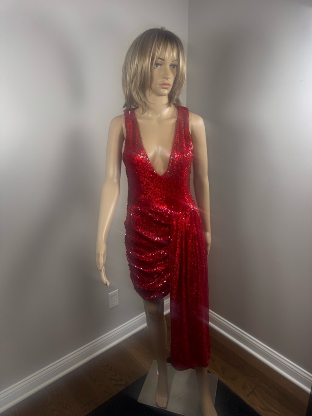 AKIRA Red Sequin Deep V Party Dress NWT Medium Holiday Vegas - Picture 2 of 6